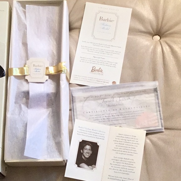 NRFB ROBERT BEST "TRENCH SETTER" SILKSTONE BARBIE DOLL BFMC LIMITED EDITION - Picture 5 of 5